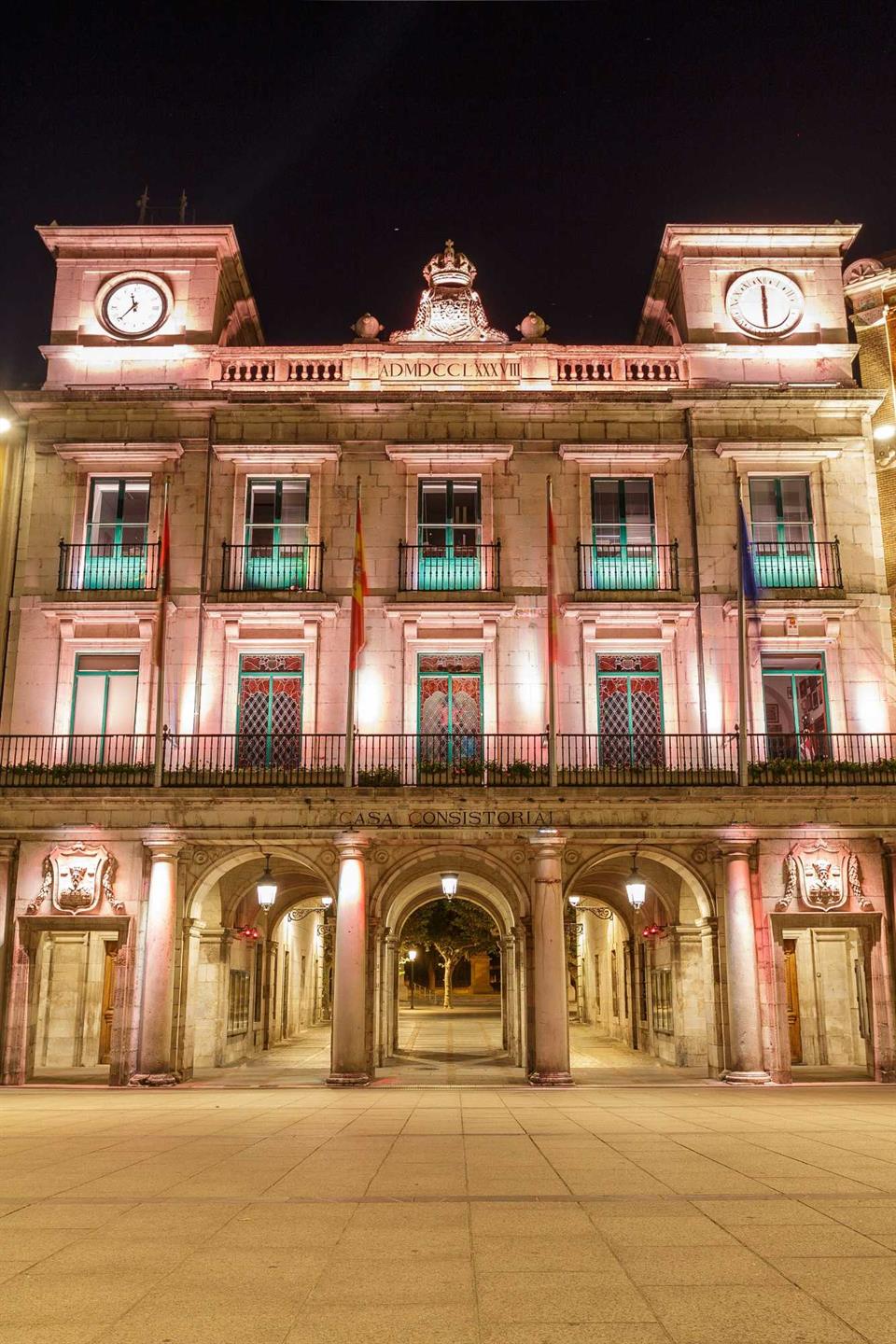 Descripción: Edificio del ayuntamiento de Burgos, España